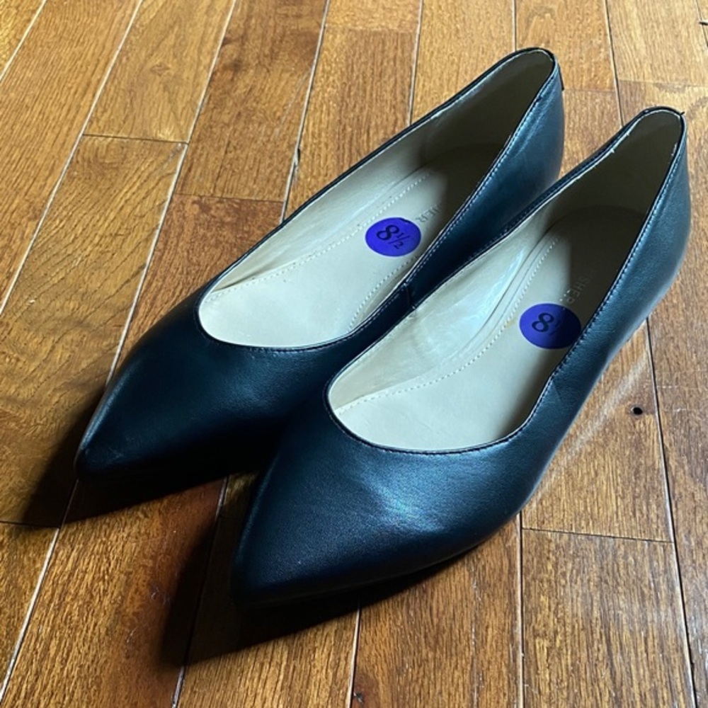 $150 Marc Fisher leather flats 8.5 Black Women's Shoes